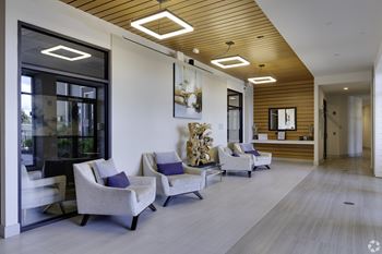 Leasing lobby